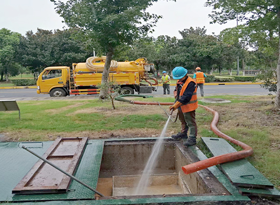 独山子化油池清理
